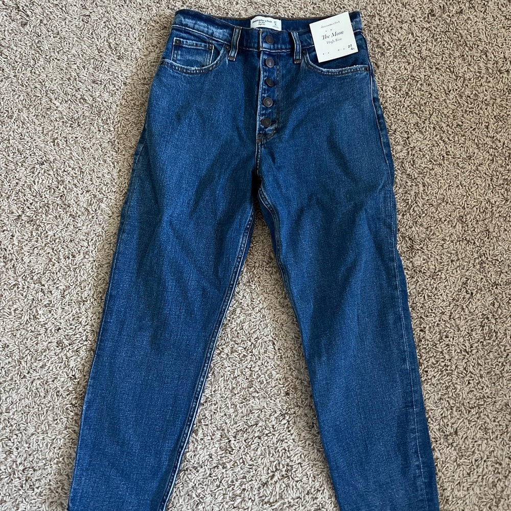 Abercrombie & Fitch Curve Love High Rise Mom Jean, 27S